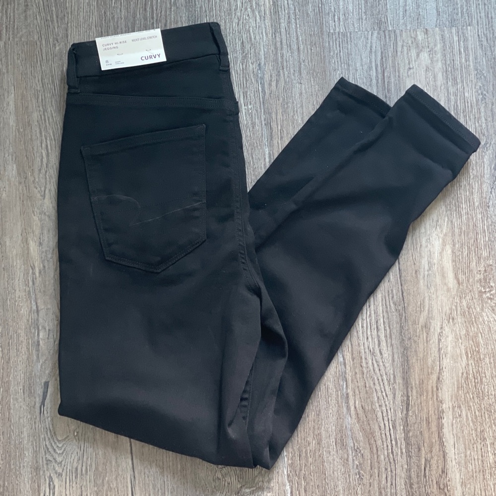 AE Black Curvy Hi-Rise Jeggings.